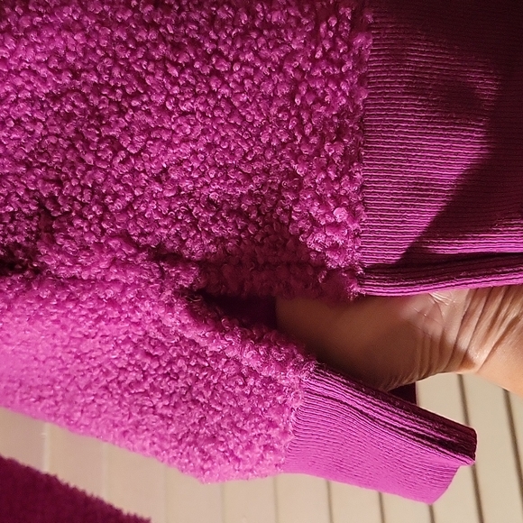 Loft Top / Sweatshirt - Picture 7 of 8